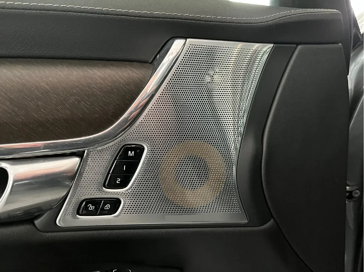 2017 Volvo V90 2.0T 254HP L4 8AT,autocango,china used car exporter,china ev exporter,chinese used car exporter,chinese used ev exporter