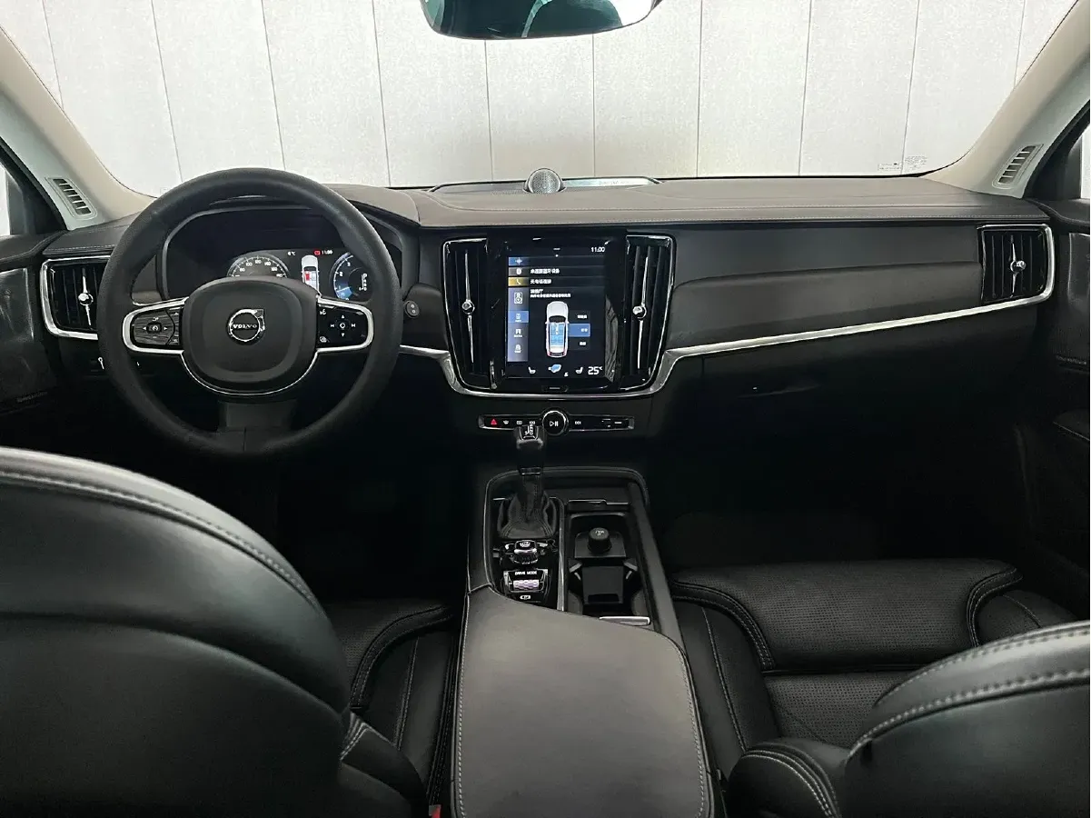 2017 Volvo V90 2.0T 254HP L4 8AT,autocango,china used car exporter,china ev exporter,chinese used car exporter,chinese used ev exporter