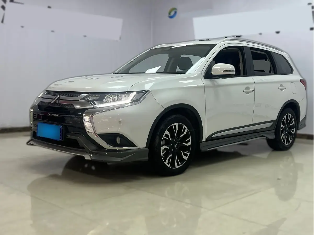 2020 Mitsubishi Outlander 2.0L 166HP L4 CVT