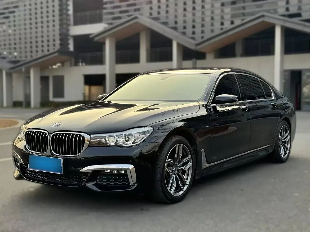 2018 BMW 7 Series 2.0T 258HP L4 8AT
