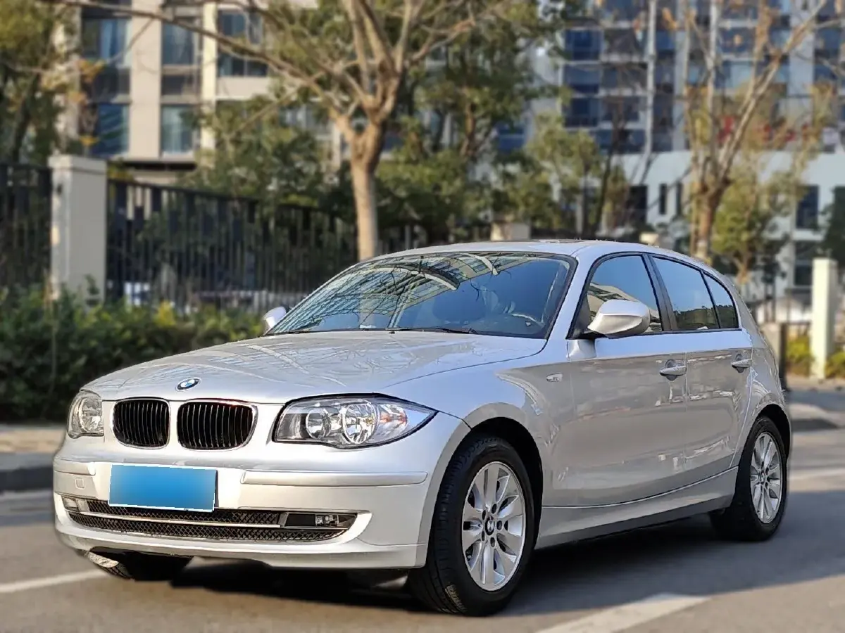 2010 BMW 1 Series 2.0L 156HP L4 6AT