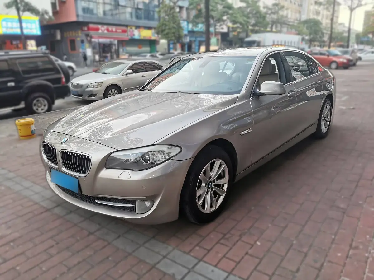 2012 BMW 5 Series 2.5L 204HP L6 8AT