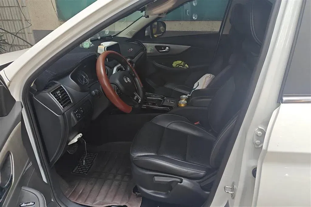 2019 DongFeng Fengon Fengon S560 1.8L 139HP L4 CVT,autocango,china used car exporter,china ev exporter,chinese used car exporter,chinese used ev exporter