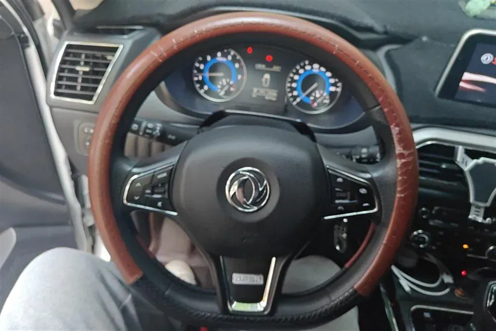 2019 DongFeng Fengon Fengon S560 1.8L 139HP L4 CVT,autocango,china used car exporter,china ev exporter,chinese used car exporter,chinese used ev exporter