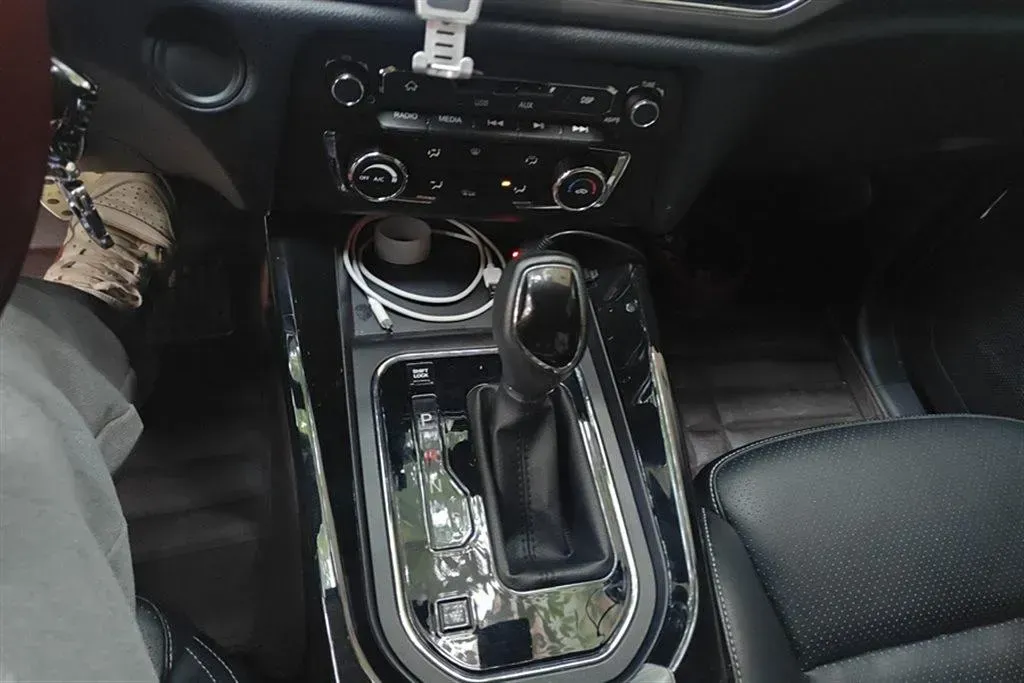 2019 DongFeng Fengon Fengon S560 1.8L 139HP L4 CVT,autocango,china used car exporter,china ev exporter,chinese used car exporter,chinese used ev exporter