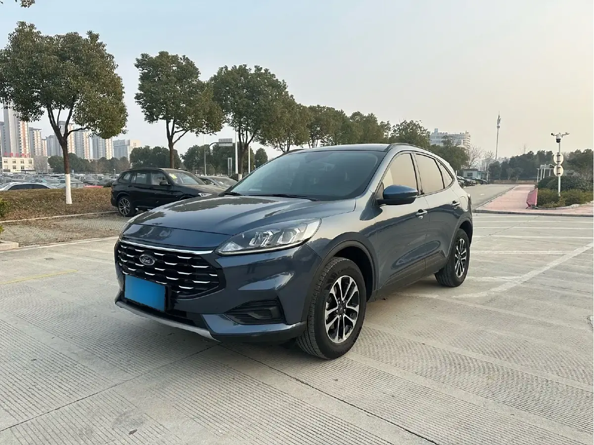 2020 Ford Escape 2.0T 248HP L4 8AT