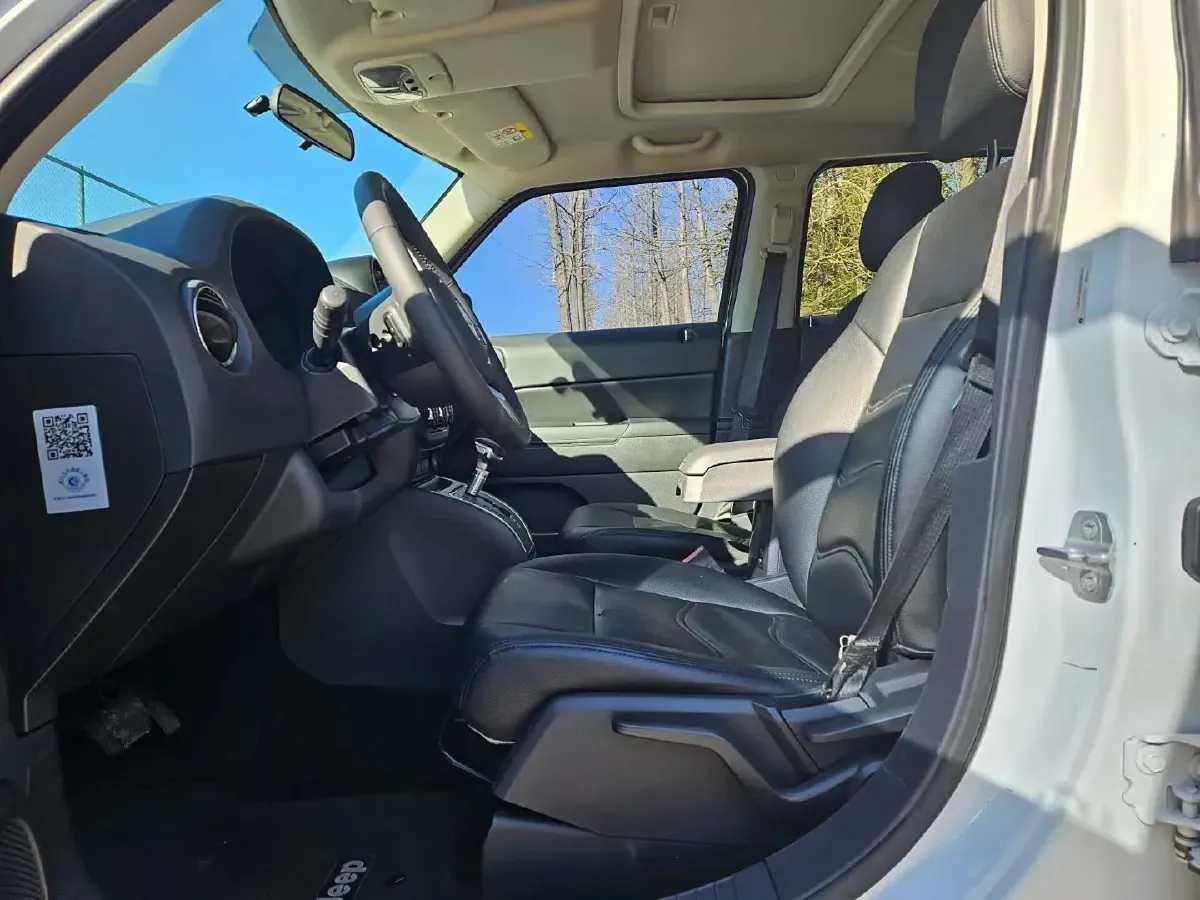 2014 Jeep Patriot 2.4L 170HP L4 6AT,autocango,china used car exporter,china ev exporter,chinese used car exporter,chinese used ev exporter