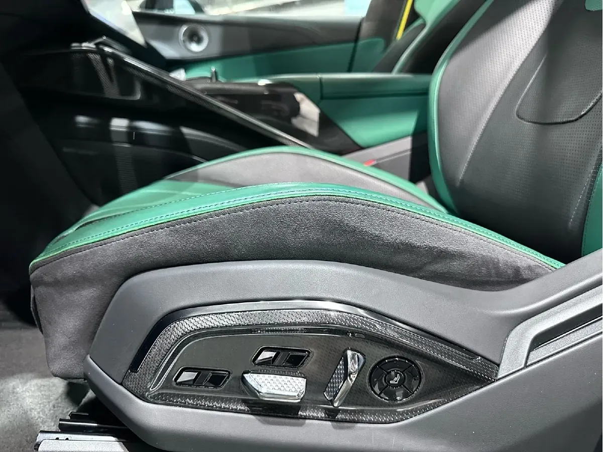 2023 Lotus ELETRE BEV 112KWH,autocango,china used car exporter,china ev exporter,chinese used car exporter,chinese used ev exporter