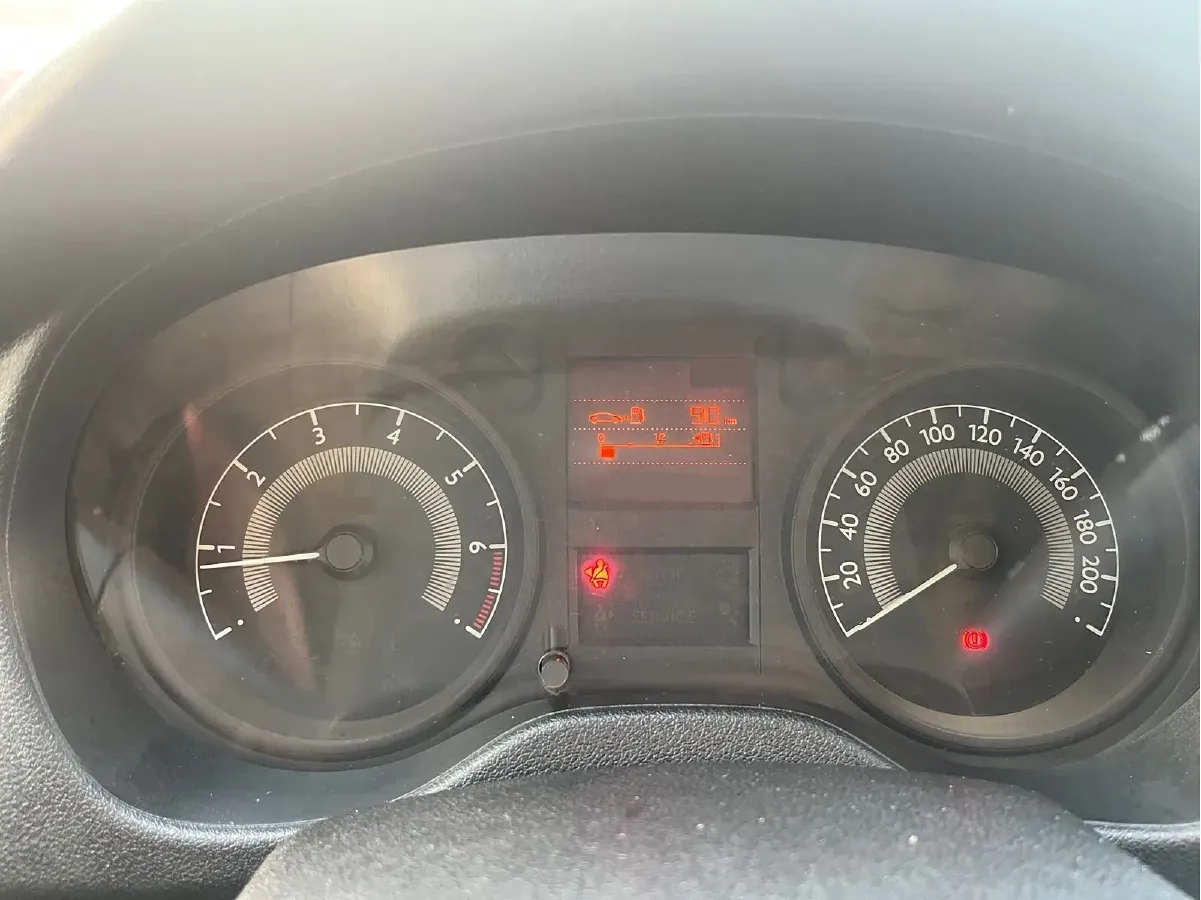 2014 Peugeot 301 1.6L 117HP L4 5MT,autocango,china used car exporter,china ev exporter,chinese used car exporter,chinese used ev exporter