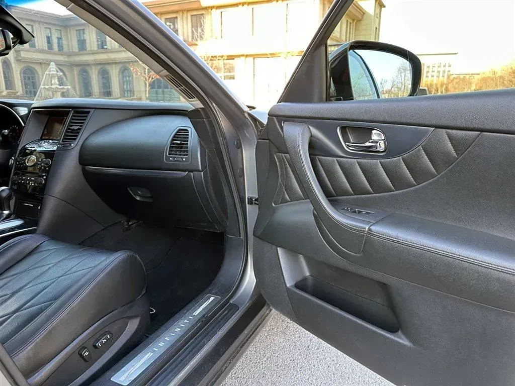 2011 Infiniti FX 3.5L 332HP V6 7AT,autocango,china used car exporter,china ev exporter,chinese used car exporter,chinese used ev exporter