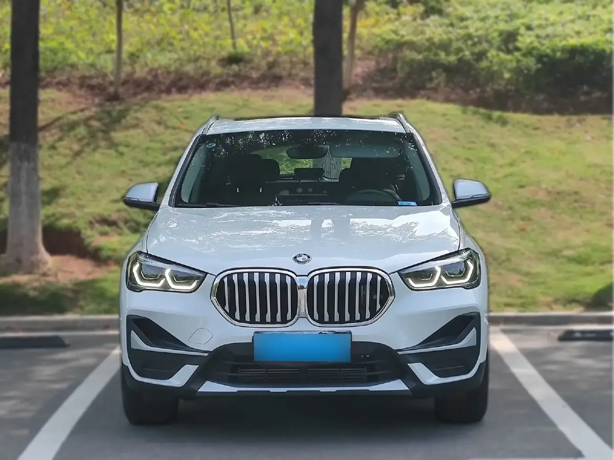 2022 BMW X1 2.0T 192HP L4 8AT