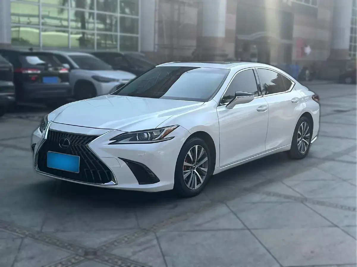 2018 Lexus ES 2.0L 167HP L4 6AT