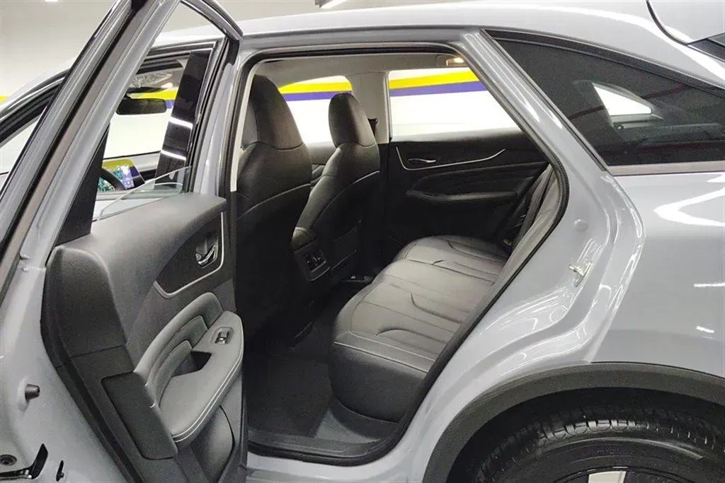 2023 Venucia Grand V DD-i 1.5T 163HP L4 E-CVT PHEV 18.4KWH,autocango,china used car exporter,china ev exporter,chinese used car exporter,chinese used ev exporter