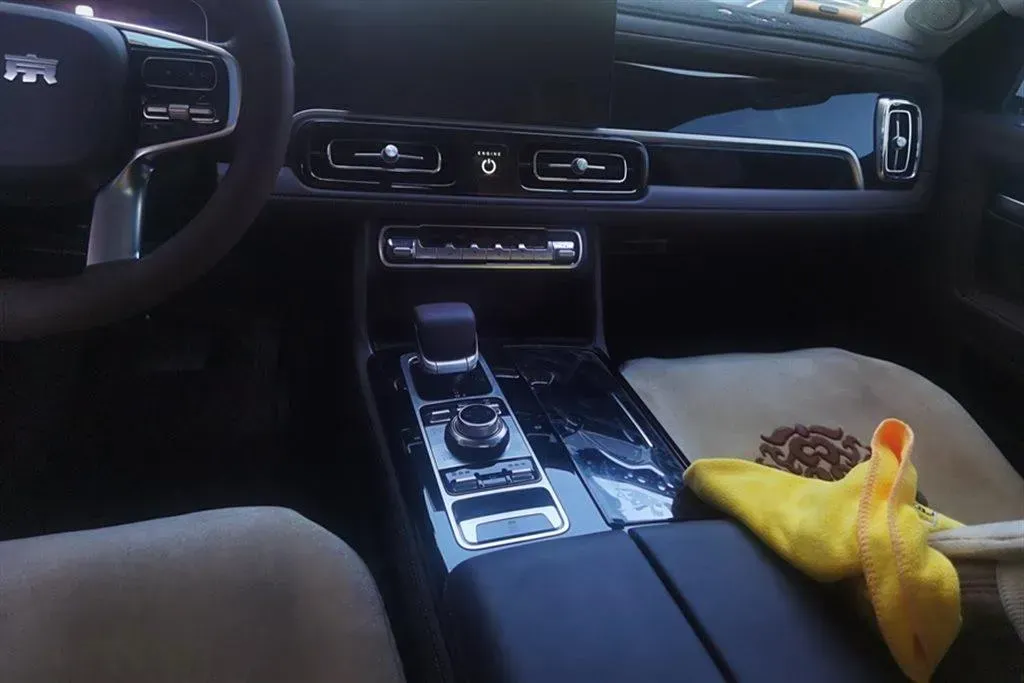 2022 BeiJing BJ60 2.0T 267HP L4 8AT,autocango,china used car exporter,china ev exporter,chinese used car exporter,chinese used ev exporter