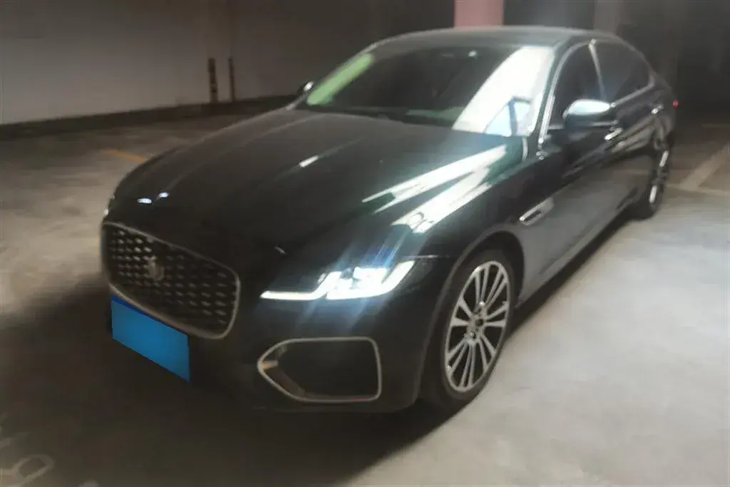 2022 Jaguar XFL 2.0T 250HP L4 8AT