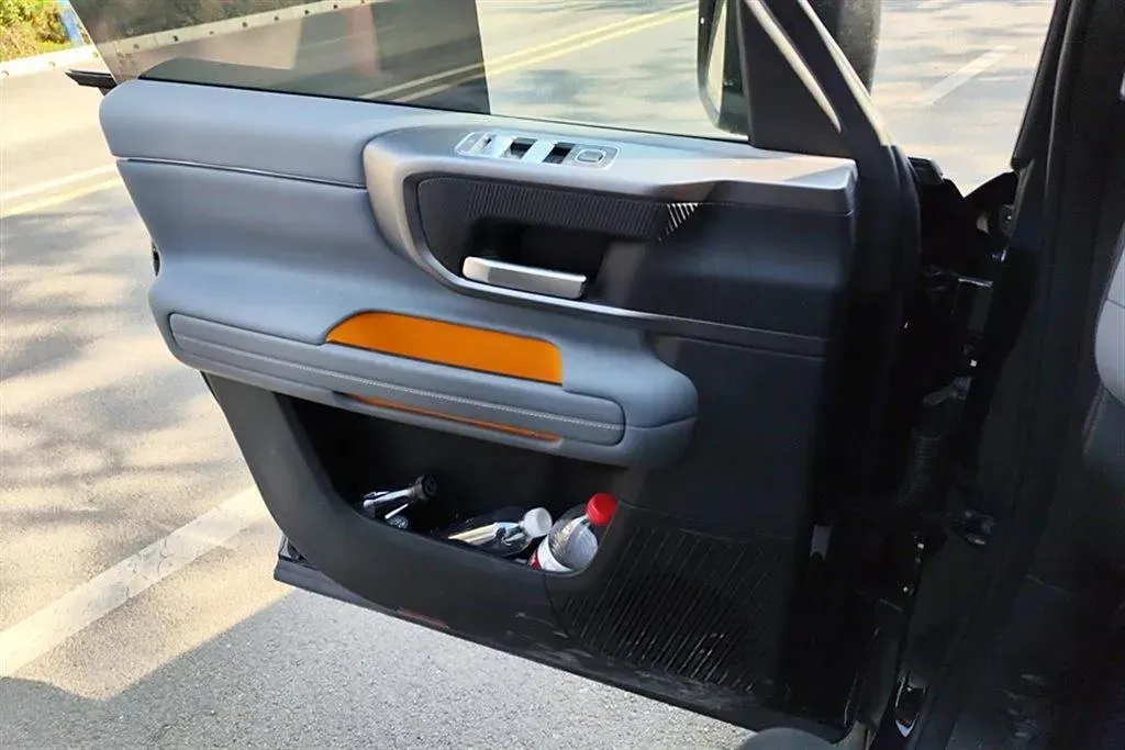 2024 BeiJing BJ40 2.0T 245HP L4 8AT,autocango,china used car exporter,china ev exporter,chinese used car exporter,chinese used ev exporter