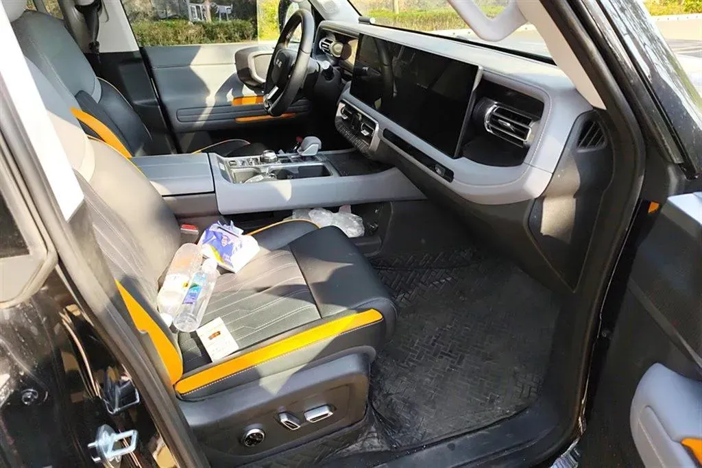 2024 BeiJing BJ40 2.0T 245HP L4 8AT,autocango,china used car exporter,china ev exporter,chinese used car exporter,chinese used ev exporter