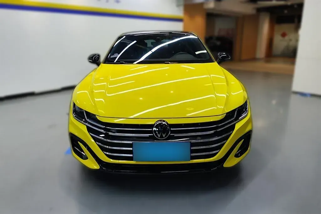 2023 Volkswagen CC 2.0T 220HP L4 7DCT,autocango,china used car exporter,china ev exporter,chinese used car exporter,chinese used ev exporter