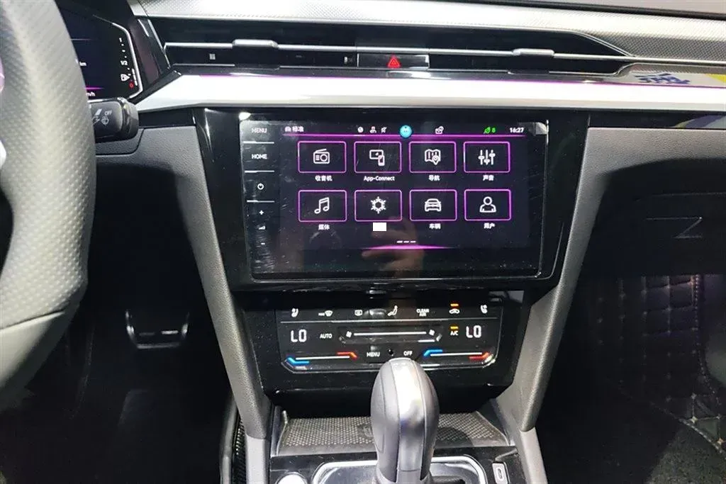 2023 Volkswagen CC 2.0T 220HP L4 7DCT,autocango,china used car exporter,china ev exporter,chinese used car exporter,chinese used ev exporter