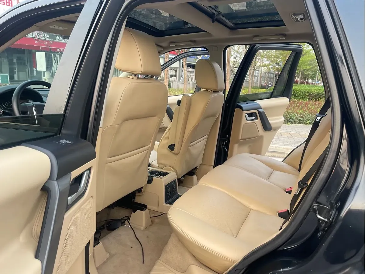 2009 Land Rover Freelander 2 3.2L 233HP L6 6AT,autocango,china used car exporter,china ev exporter,chinese used car exporter,chinese used ev exporter