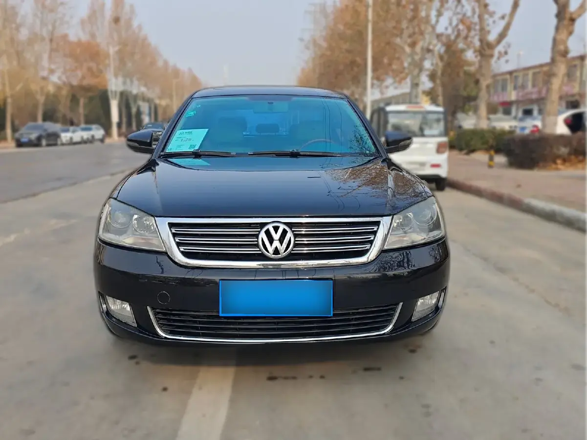 2011 Volkswagen Passat 1.8T 163HP L4 5AT