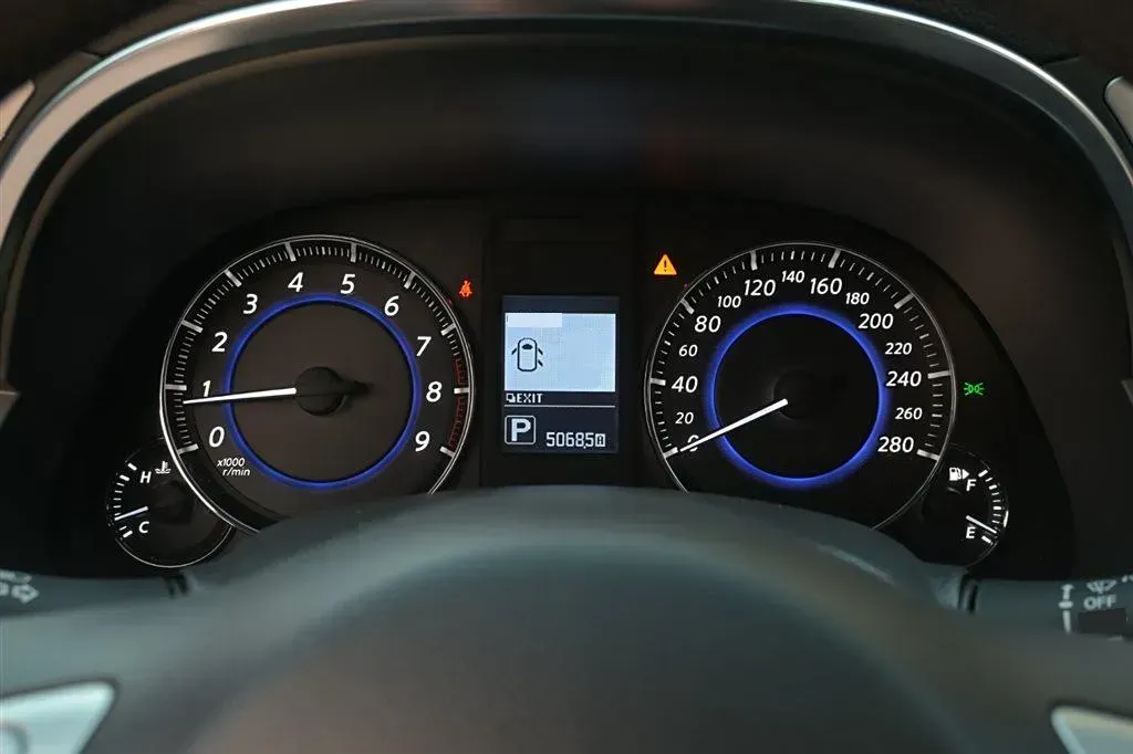 2015 Infiniti QX70 3.7L 351HP V6 7AT,autocango,china used car exporter,china ev exporter,chinese used car exporter,chinese used ev exporter