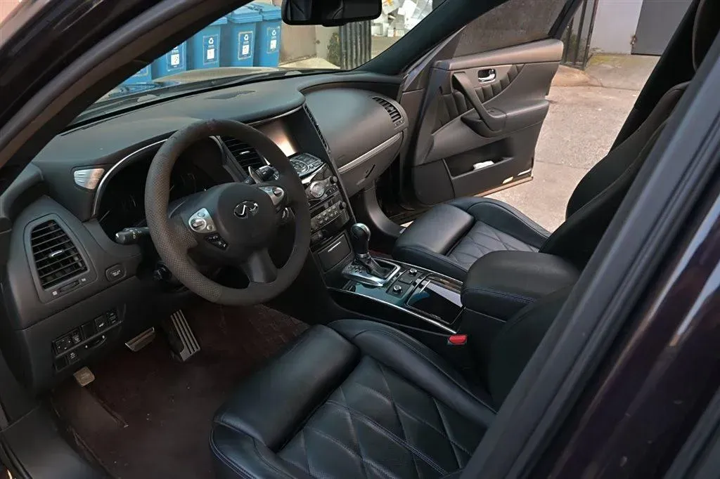 2015 Infiniti QX70 3.7L 351HP V6 7AT,autocango,china used car exporter,china ev exporter,chinese used car exporter,chinese used ev exporter