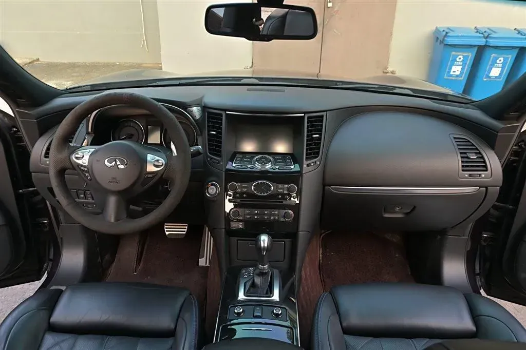 2015 Infiniti QX70 3.7L 351HP V6 7AT,autocango,china used car exporter,china ev exporter,chinese used car exporter,chinese used ev exporter