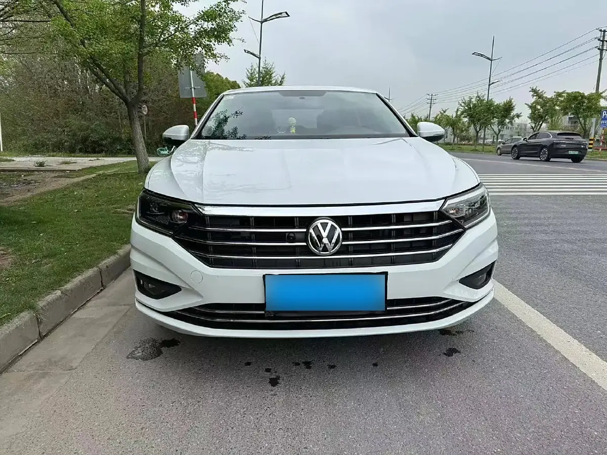 2021 Volkswagen Sagitar 1.2T 116HP L4 7DCT