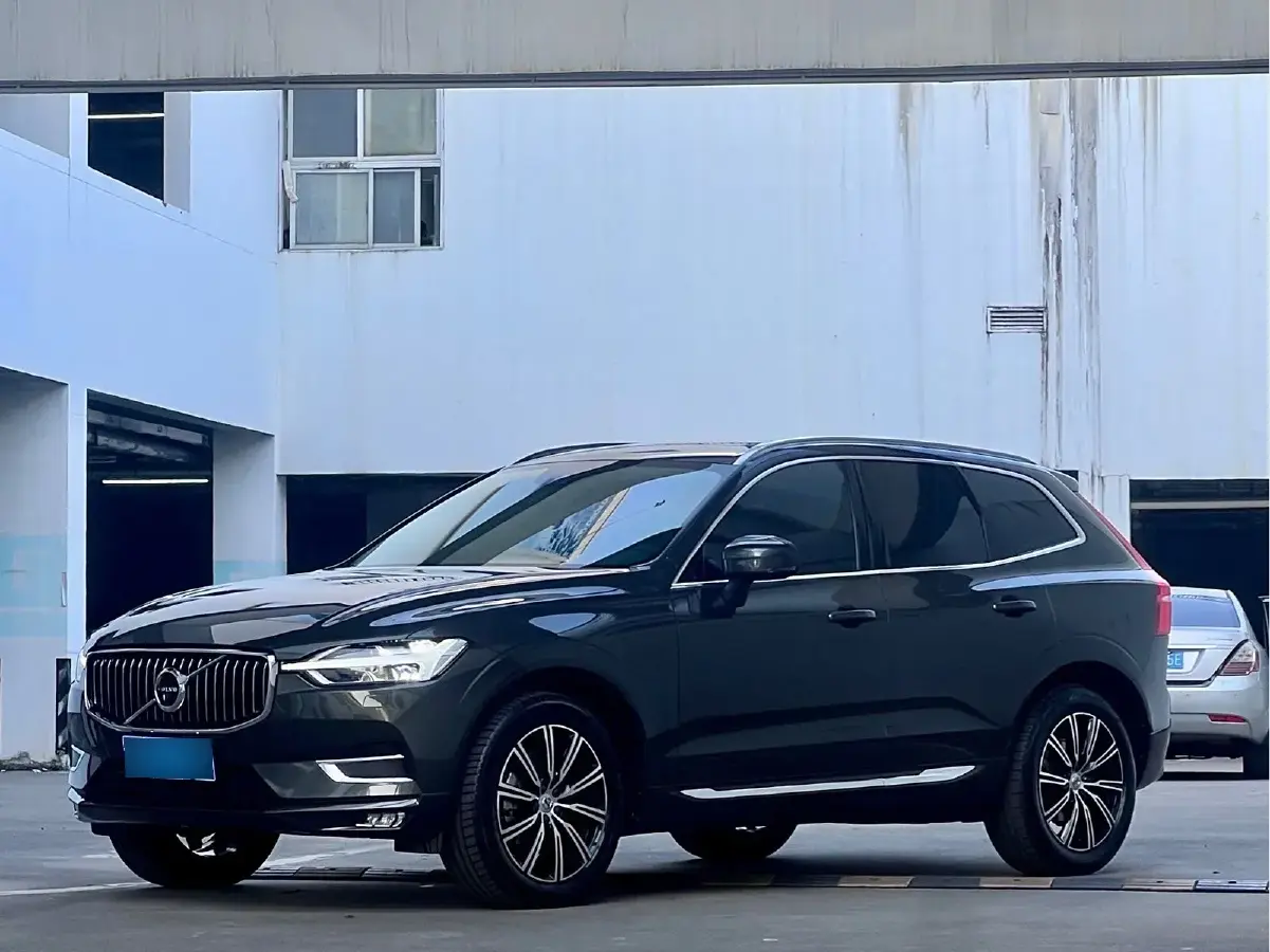 2019 Volvo XC60 2.0T 254HP L4 8AT