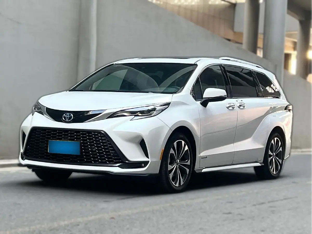 2023 Toyota Granvia 2.5L 189HP L4 E-CVT Hybrid