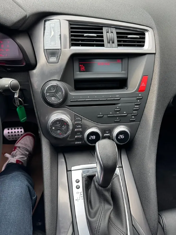 2013 DS 5 1.6T 200HP L4 6AT,autocango,china used car exporter,china ev exporter,chinese used car exporter,chinese used ev exporter