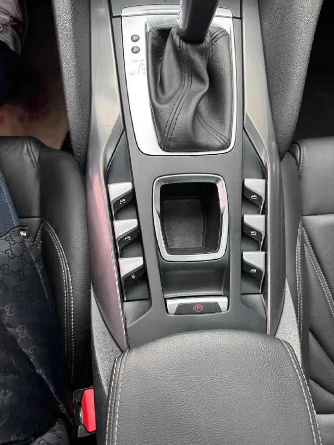 2013 DS 5 1.6T 200HP L4 6AT,autocango,china used car exporter,china ev exporter,chinese used car exporter,chinese used ev exporter