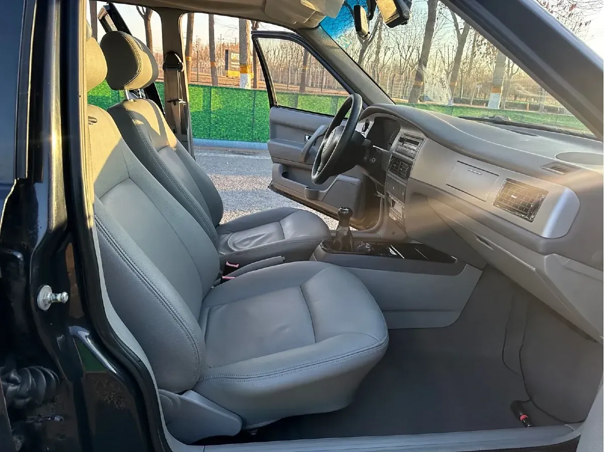 2004 Volkswagen Santana Vista 1.8L 101HP L4 5MT,autocango,china used car exporter,china ev exporter,chinese used car exporter,chinese used ev exporter