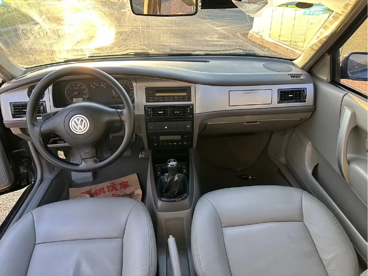 2004 Volkswagen Santana Vista 1.8L 101HP L4 5MT,autocango,china used car exporter,china ev exporter,chinese used car exporter,chinese used ev exporter