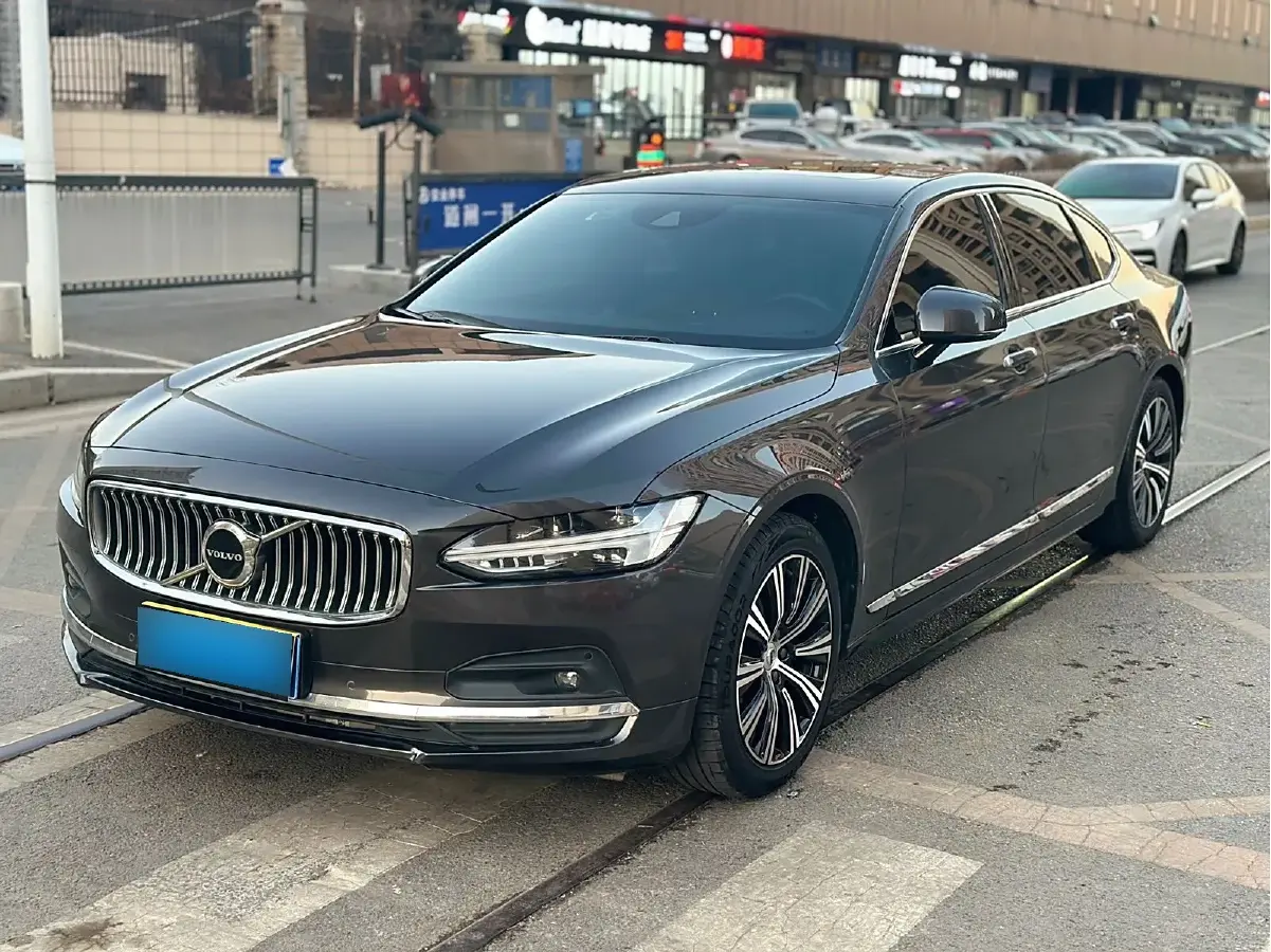 2021 Volvo S90 2.0T 250HP L4 8AT