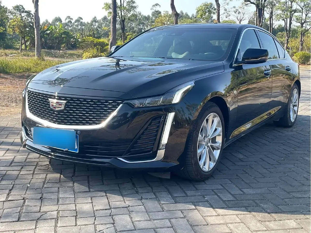 2023 Cadillac CT5 2.0T 237HP L4 10AT