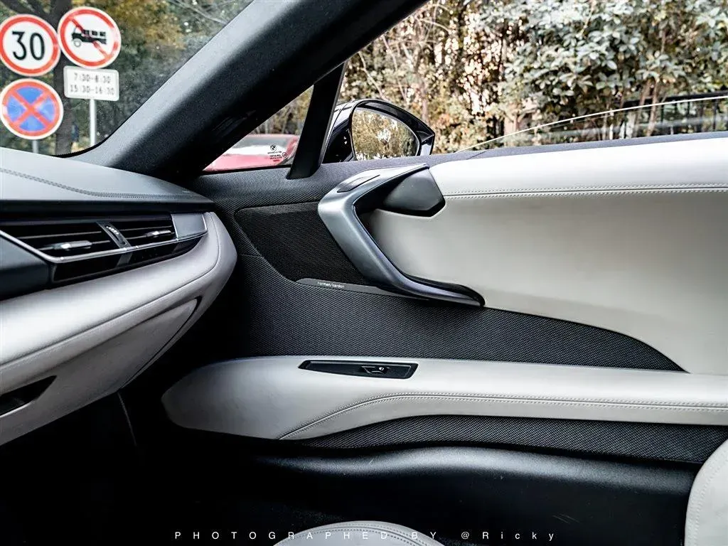 2014 BMW i8 1.5T 231HP L3 6AT PHEV 7.1KWH,autocango,china used car exporter,china ev exporter,chinese used car exporter,chinese used ev exporter