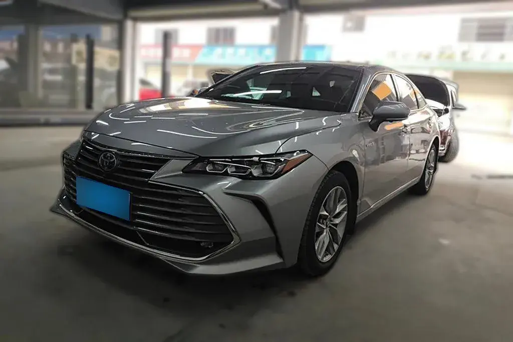 2019 Toyota Avalon 2.5L 178HP L4 E-CVT Hybrid
