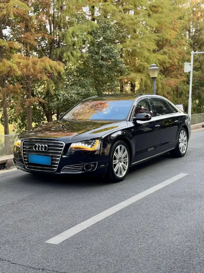 2012 Audi A8 6.3L 500HP W12 8AT