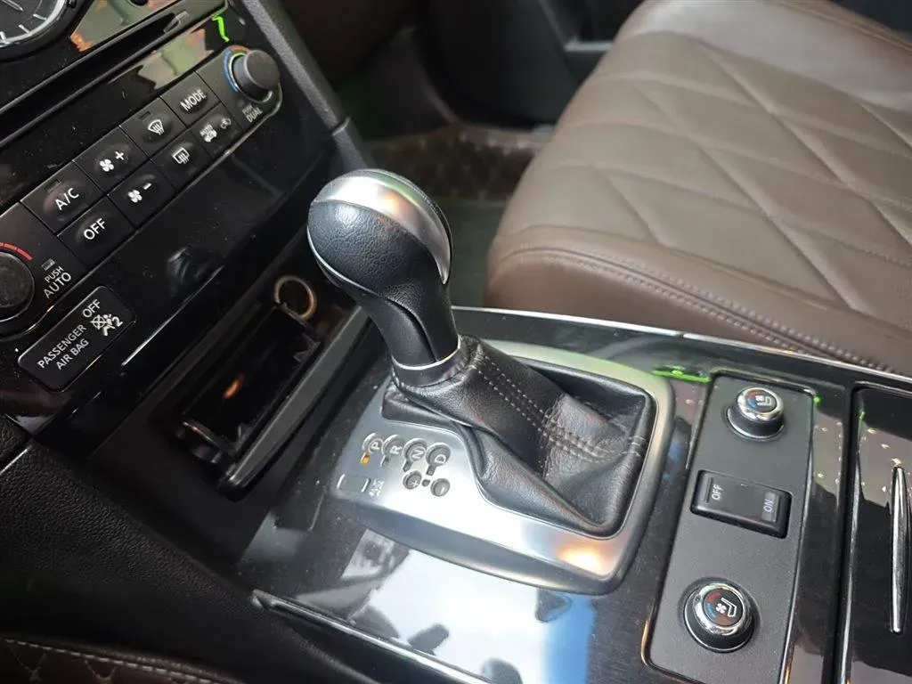 2013 Infiniti QX70 3.7L 351HP V6 7AT,autocango,china used car exporter,china ev exporter,chinese used car exporter,chinese used ev exporter