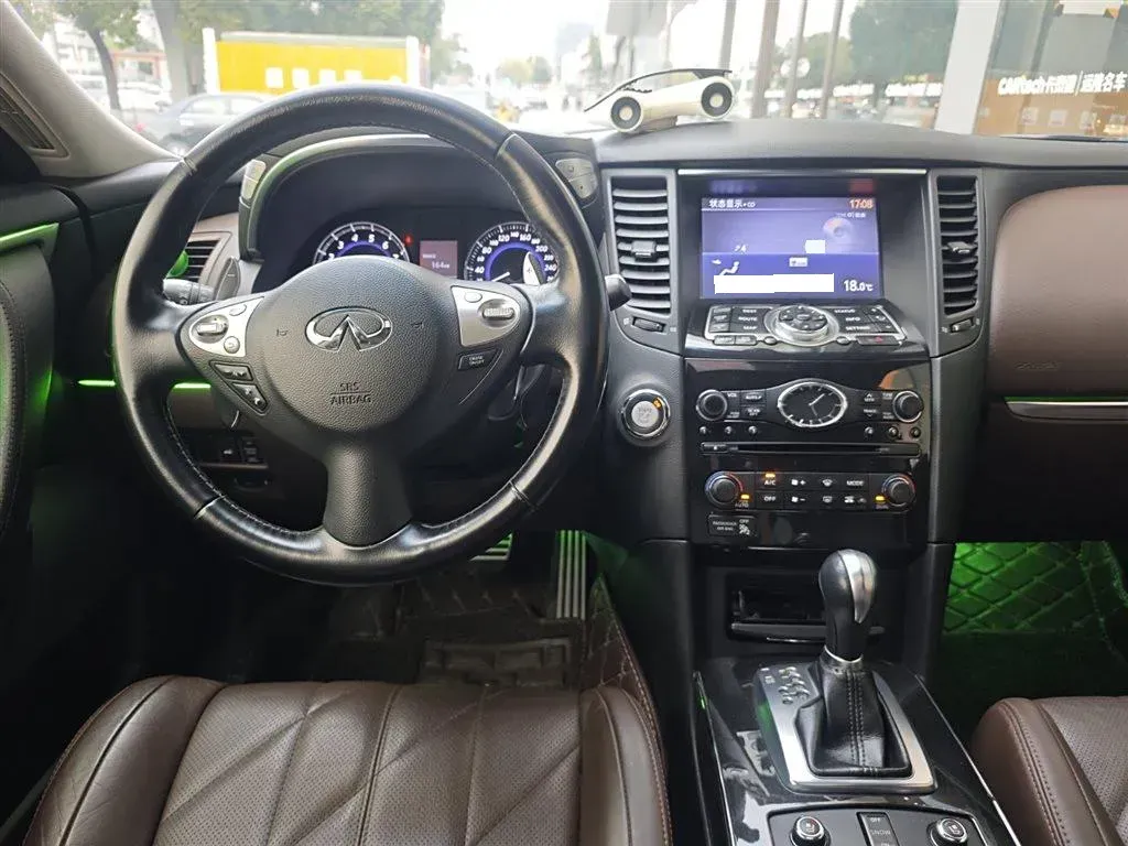 2013 Infiniti QX70 3.7L 351HP V6 7AT,autocango,china used car exporter,china ev exporter,chinese used car exporter,chinese used ev exporter
