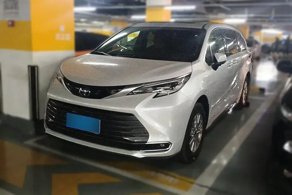 2021 Toyota Sienna 2.5L 192HP L4 E-CVT Hybrid