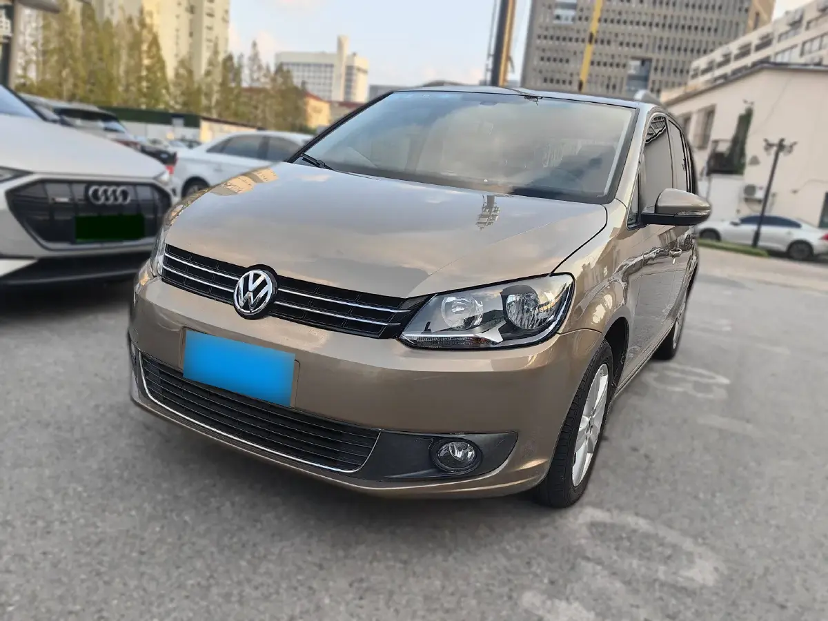 2015 Volkswagen Touran 1.4T 131HP L4 7DCT