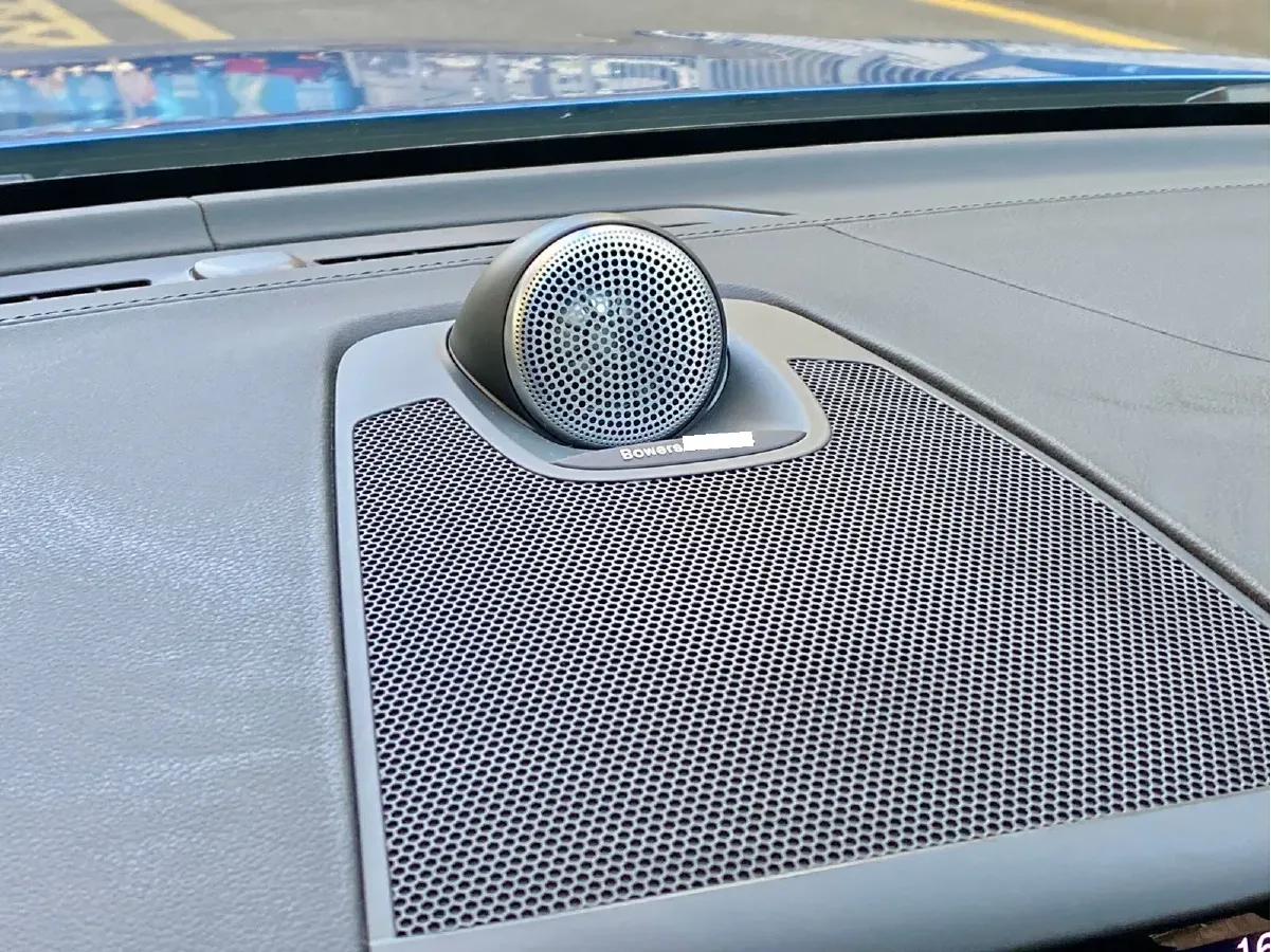 2019 Volvo XC60 PHEV 2.0T 320HP L4 8AT PHEV 10.1KWH,autocango,china used car exporter,china ev exporter,chinese used car exporter,chinese used ev exporter