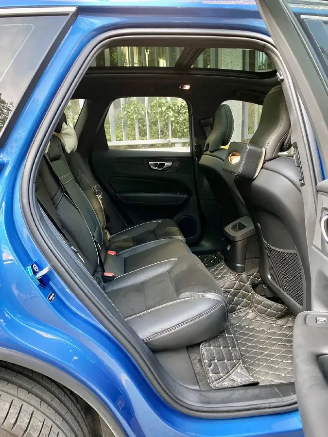 2019 Volvo XC60 PHEV 2.0T 320HP L4 8AT PHEV 10.1KWH,autocango,china used car exporter,china ev exporter,chinese used car exporter,chinese used ev exporter