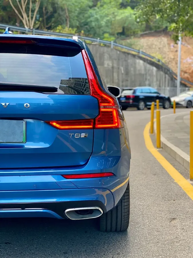 2019 Volvo XC60 PHEV 2.0T 320HP L4 8AT PHEV 10.1KWH,autocango,china used car exporter,china ev exporter,chinese used car exporter,chinese used ev exporter