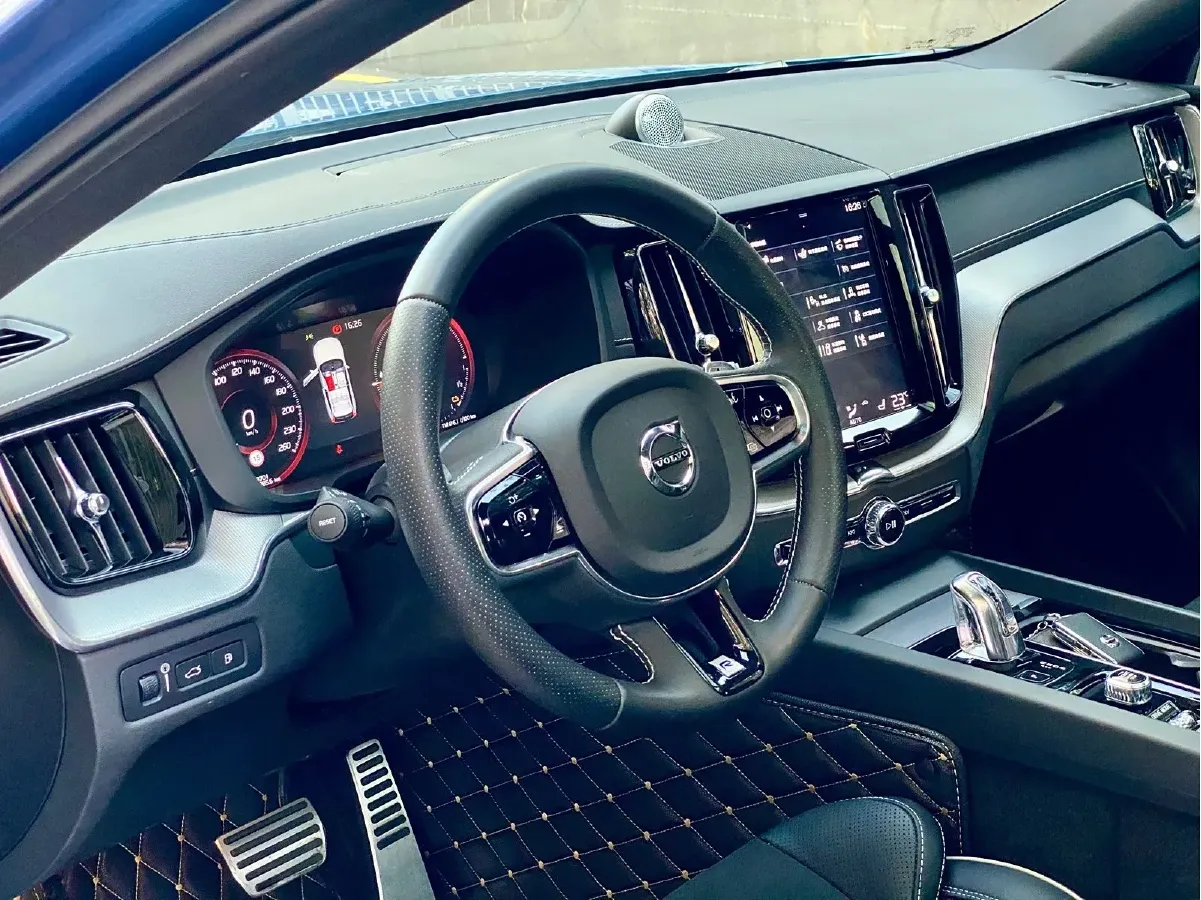 2019 Volvo XC60 PHEV 2.0T 320HP L4 8AT PHEV 10.1KWH,autocango,china used car exporter,china ev exporter,chinese used car exporter,chinese used ev exporter