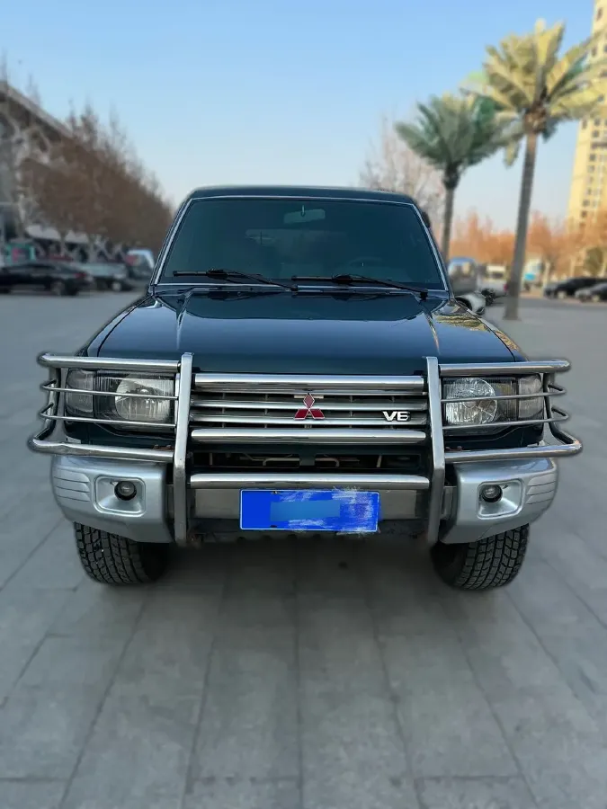 2013 Leopaard Black King Kong 2.2L 129HP L4 5MT,autocango,china used car exporter,china ev exporter,chinese used car exporter,chinese used ev exporter