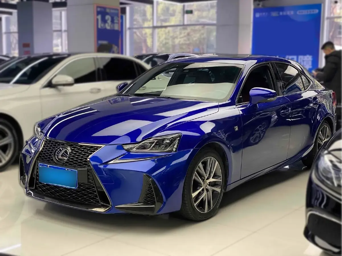 2017 Lexus IS 2.0T 245HP L4 8AT
